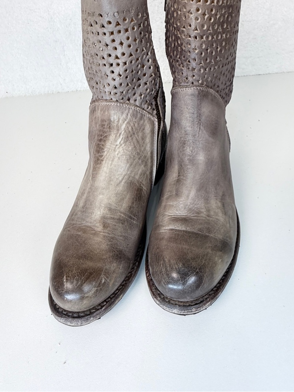 Bed Stu Leather Ankle Boots Size 7 Gray Distressed Perforated Lace up in back - Picture 8 of 15